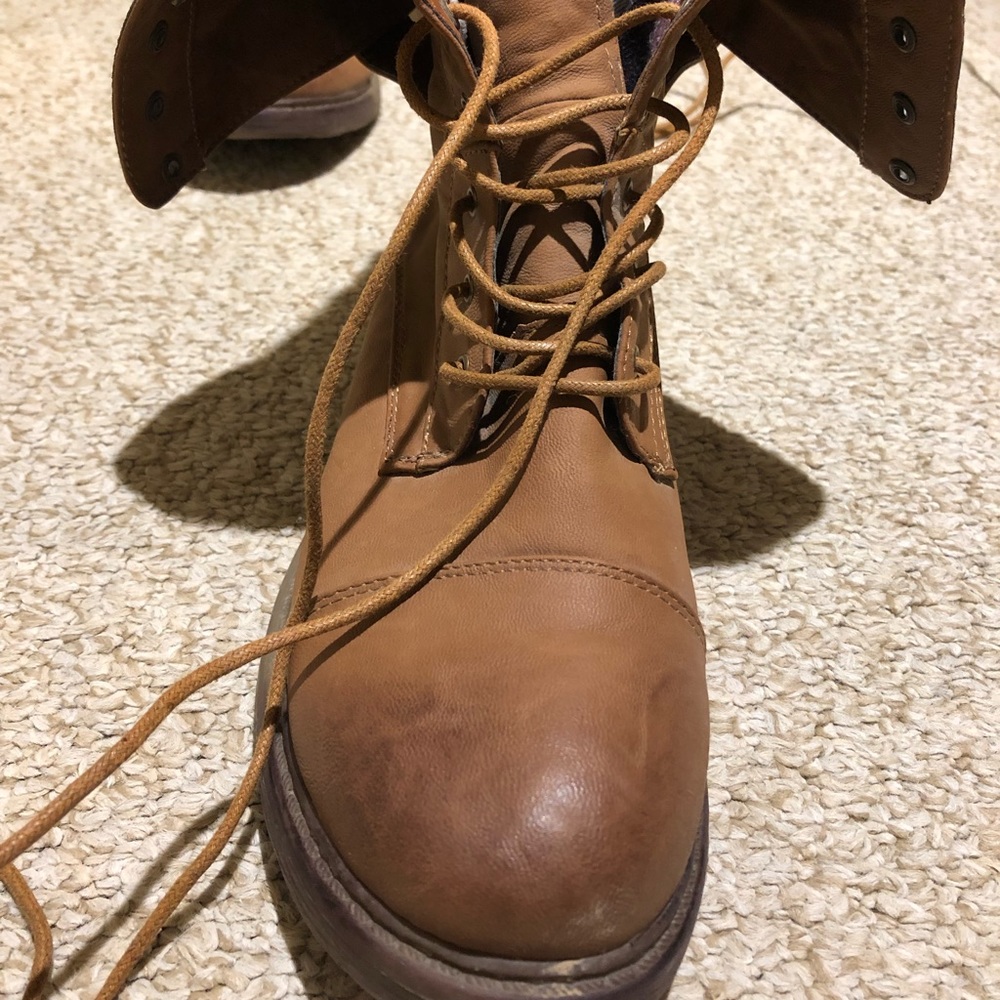 Cathy Jean Combat Boot - Picture 5 of 8